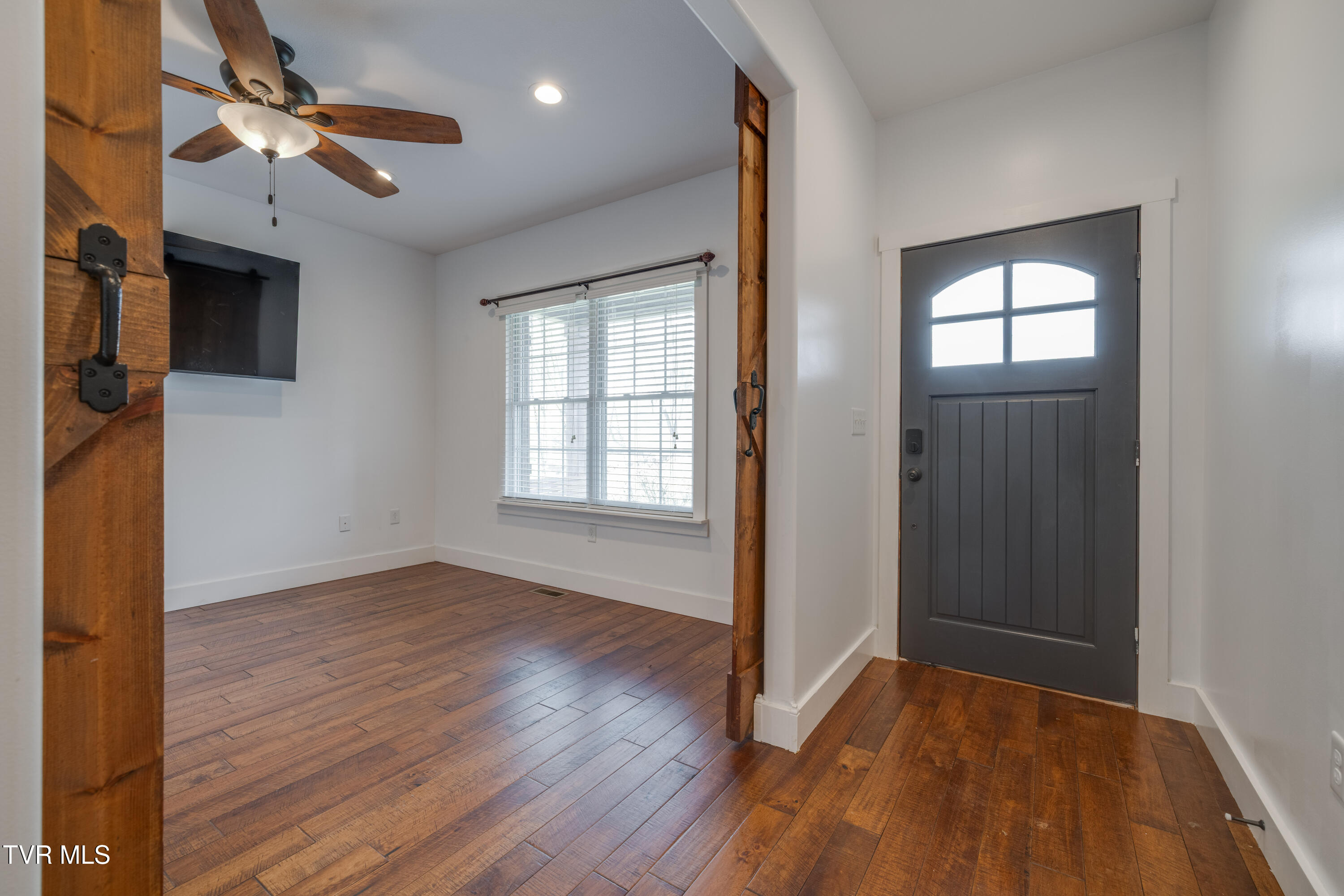 369 Old Embreeville Road Jonesborough, TN 37659 - Photo 7 of 65 006