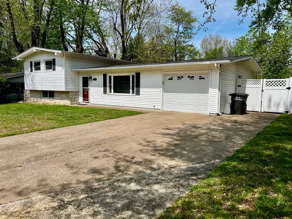 $214,900 | 1808 West Freeman Street, Carbondale, IL 62901