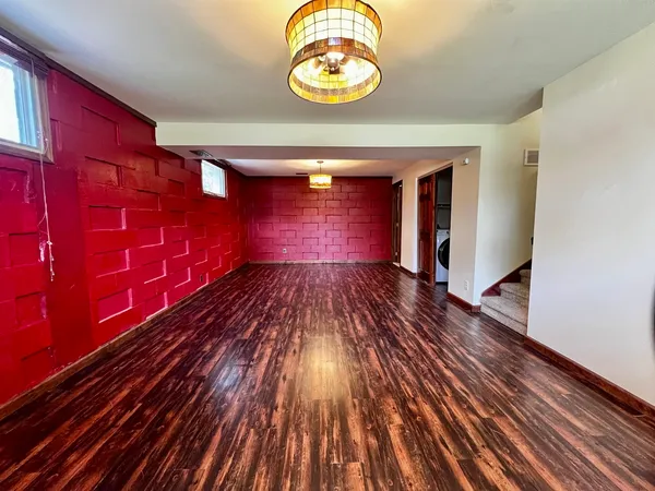 $214,900 | 1808 West Freeman Street, Carbondale, IL 62901