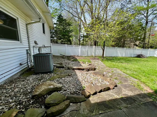 $214,900 | 1808 West Freeman Street, Carbondale, IL 62901