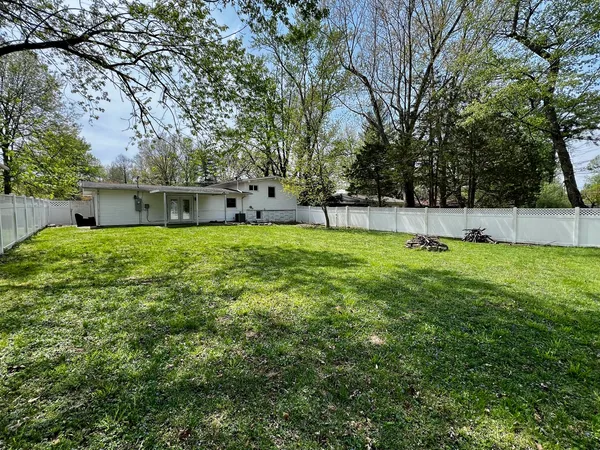 $214,900 | 1808 West Freeman Street, Carbondale, IL 62901