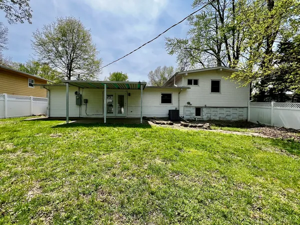 $214,900 | 1808 West Freeman Street, Carbondale, IL 62901