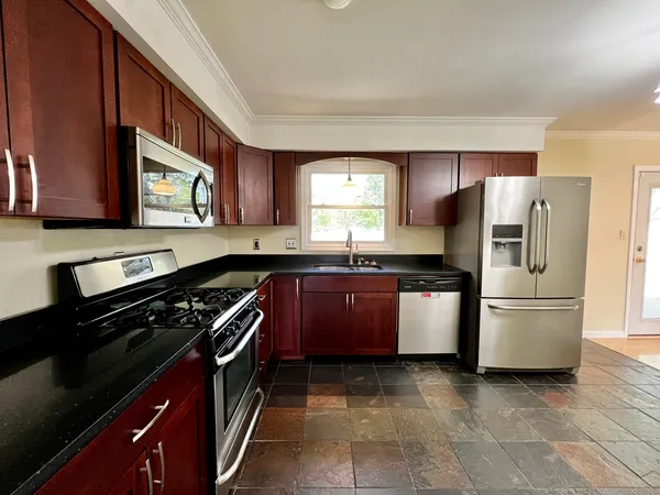 $214,900 | 1808 West Freeman Street, Carbondale, IL 62901