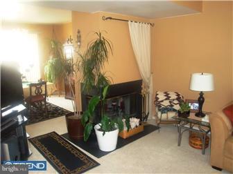 136 Crossing Way Clementon, NJ 08021 - Photo 4 of 11 Fireplace
