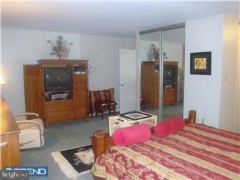 136 Crossing Way Clementon, NJ 08021 - Photo 8 of 11 Bedroom - Main