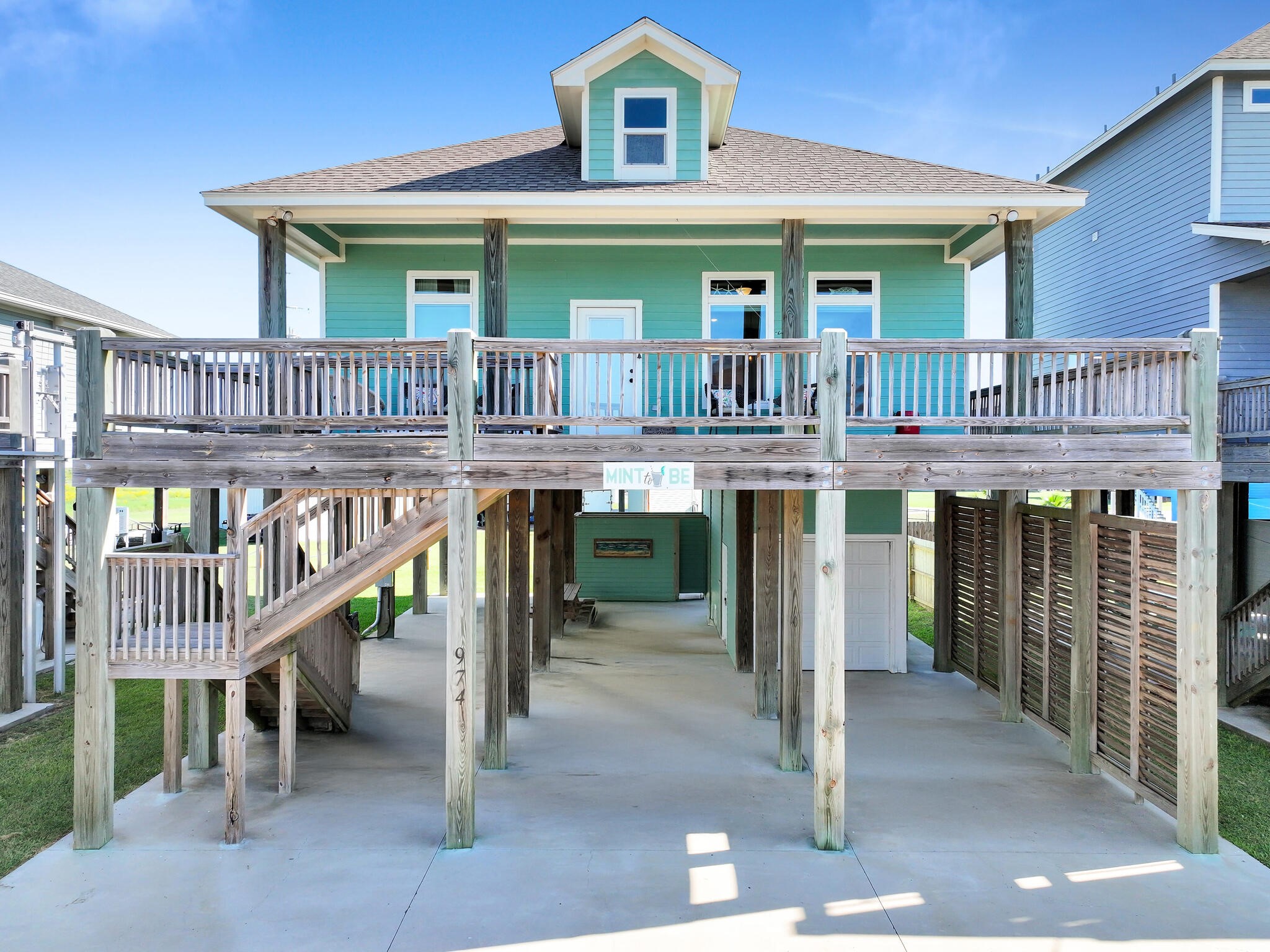 974 Surf Road Crystal Beach, TX 77650 - Photo 4 of 48