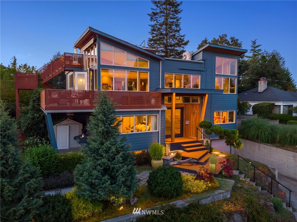 3918 Southwest Southern Street Seattle, WA 98136 - Photo 1 of 34 Gallery Image 1