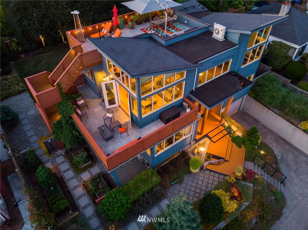 3918 Southwest Southern Street Seattle, WA 98136 - Photo 2 of 34 Gallery Image 2