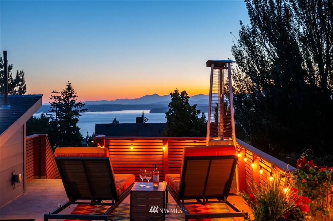 3918 Southwest Southern Street Seattle, WA 98136 - Photo 4 of 34 Gallery Image 4