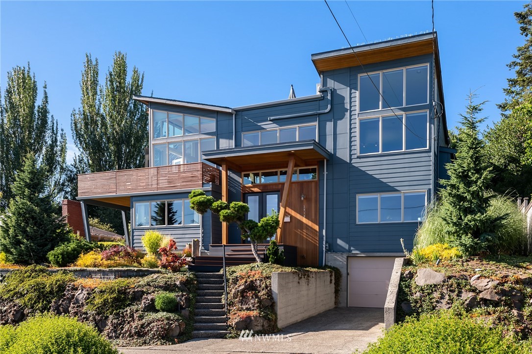3918 Southwest Southern Street Seattle, WA 98136 - Photo 6 of 34 Gallery Image 6