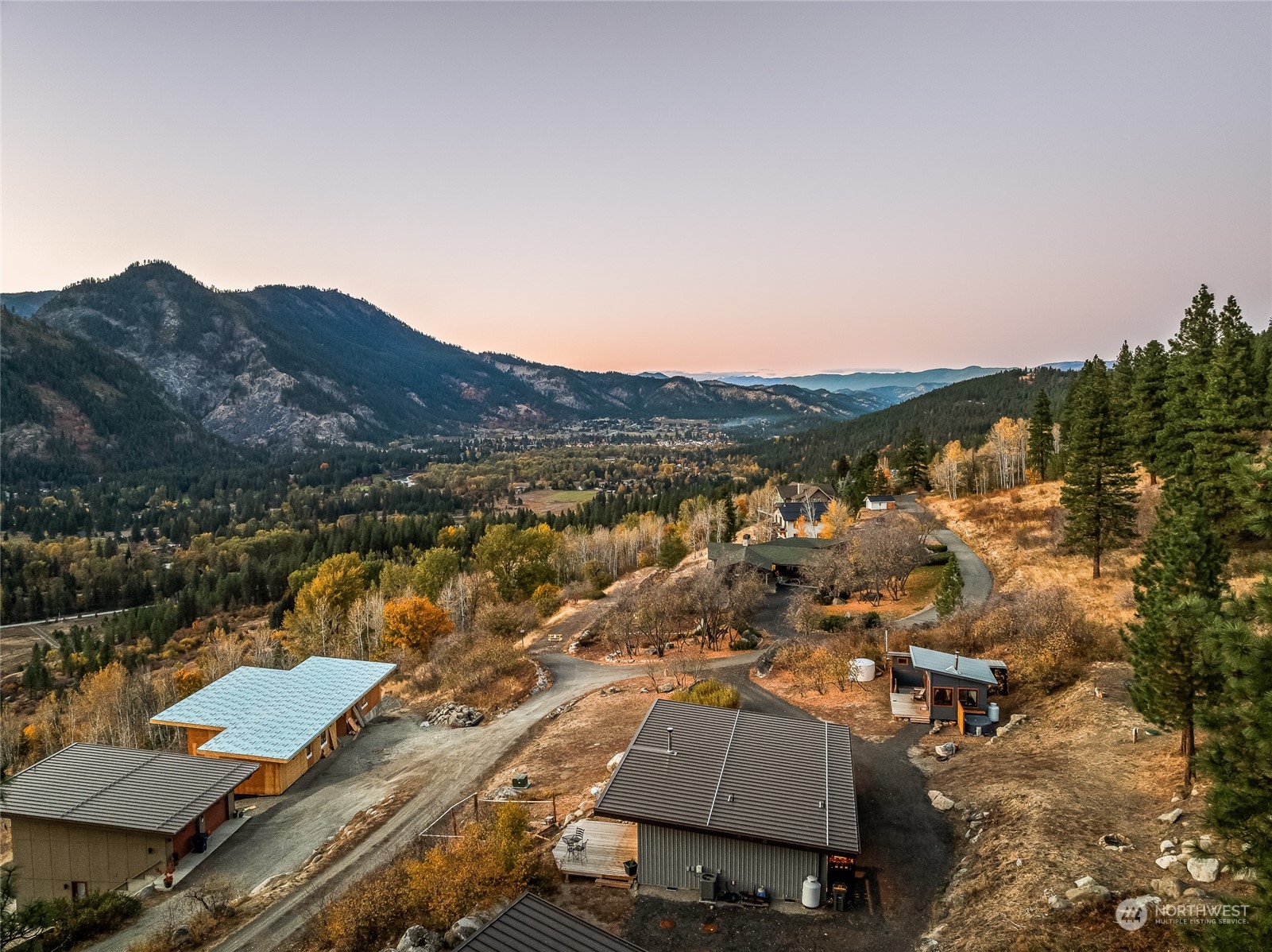 1529 Dempsey Road Leavenworth, WA 98826 - Photo 11 of 40 Gallery Image 11