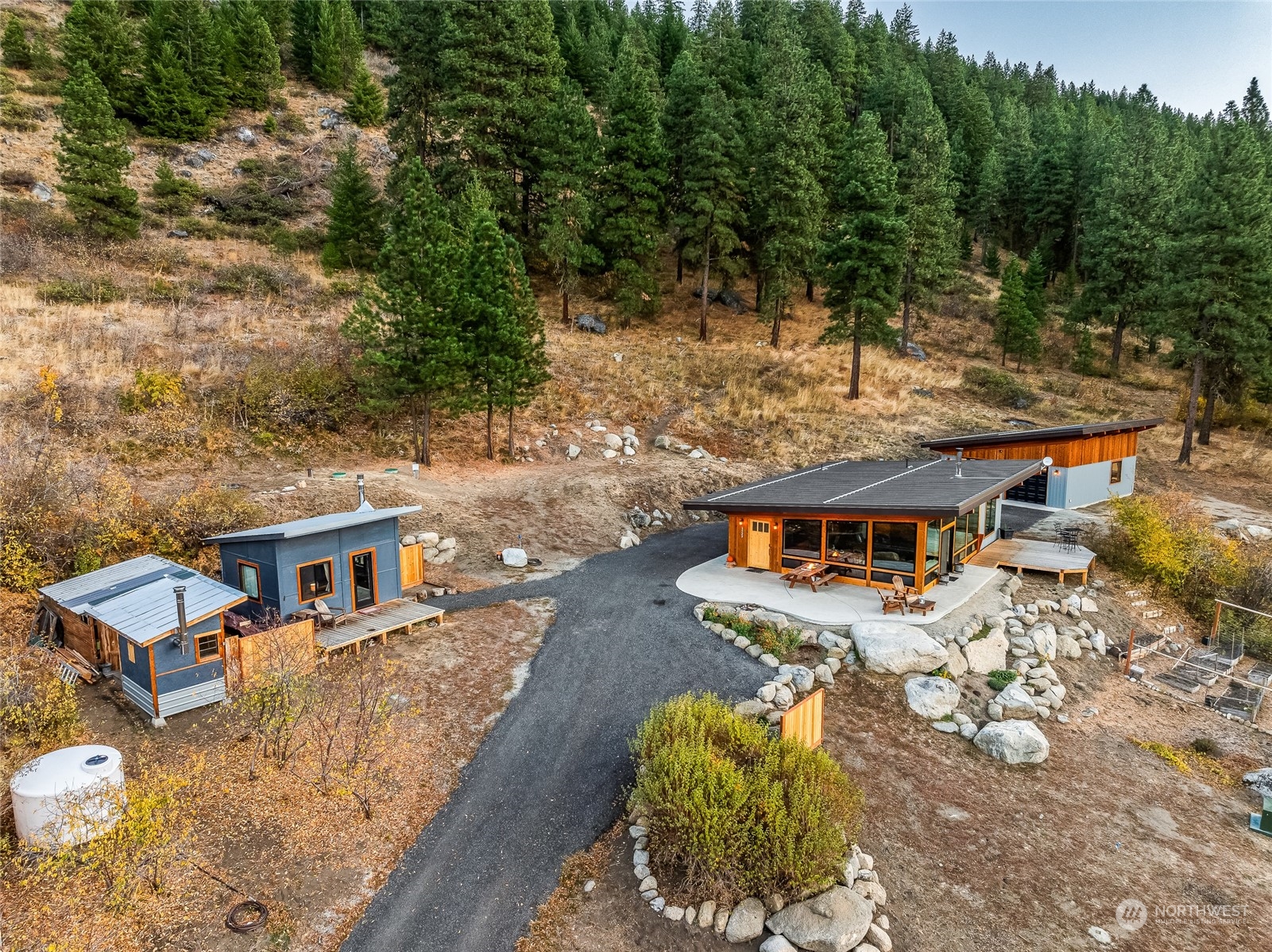 1529 Dempsey Road Leavenworth, WA 98826 - Photo 12 of 40 Gallery Image 12