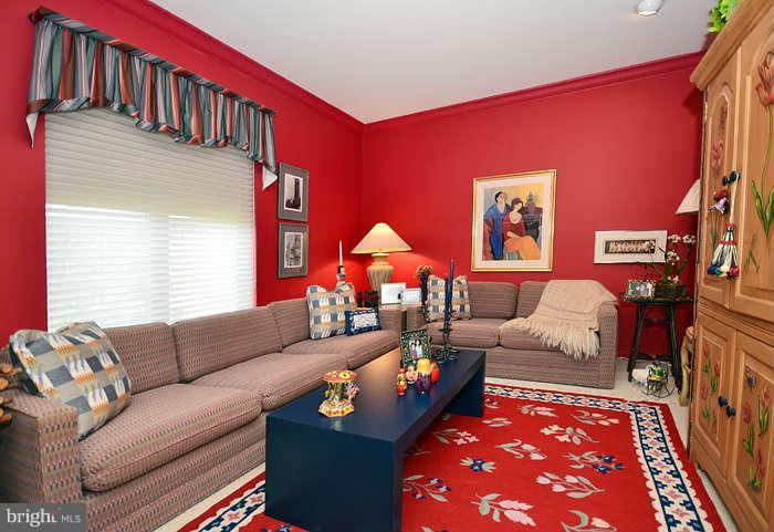2331 Old Court Road, Unit 311 Baltimore, MD 21208 - Photo 7 of 19 Living Room