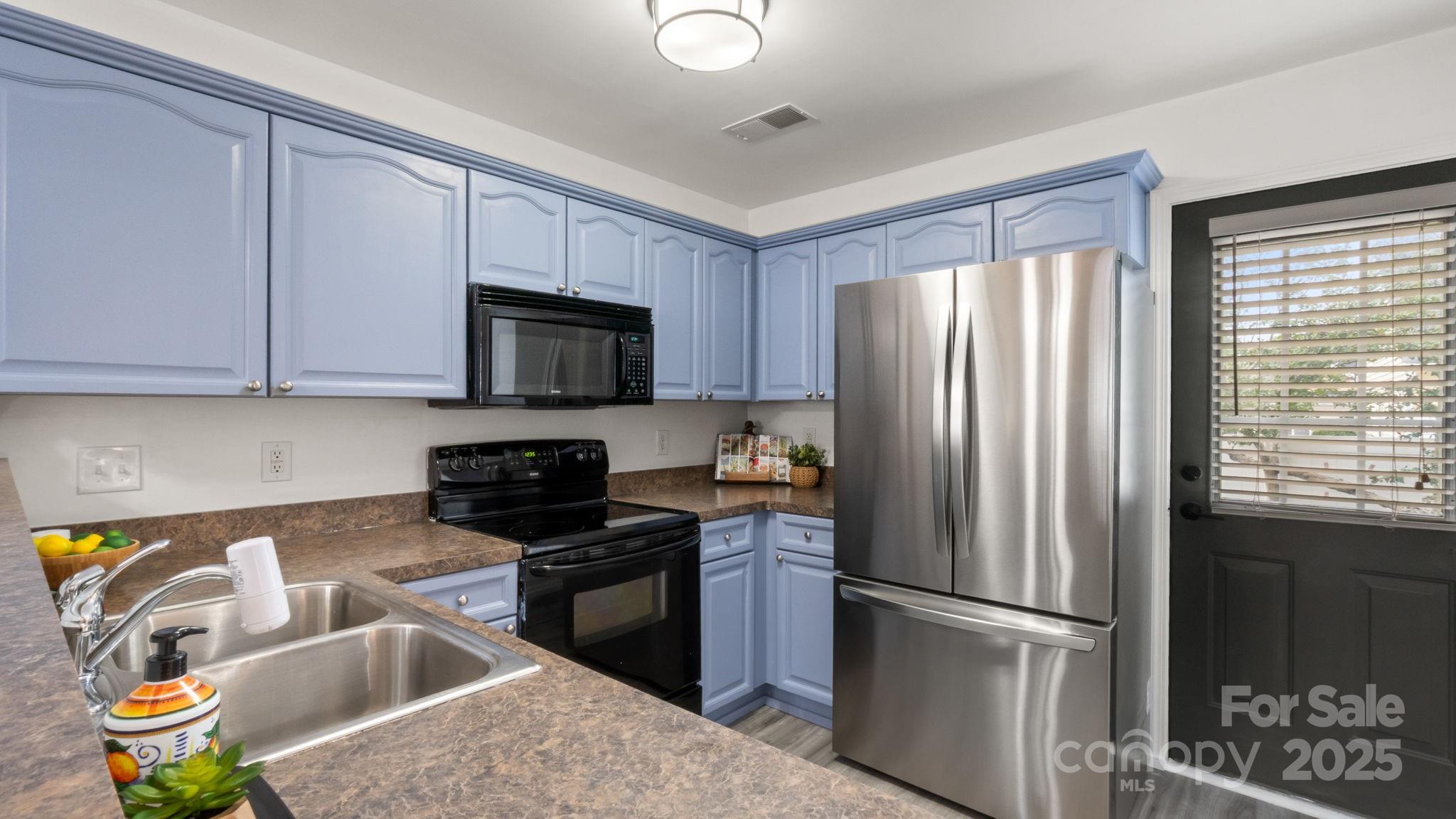 736 Waterfall Way Clover, SC 29710 - Photo 13 of 29
