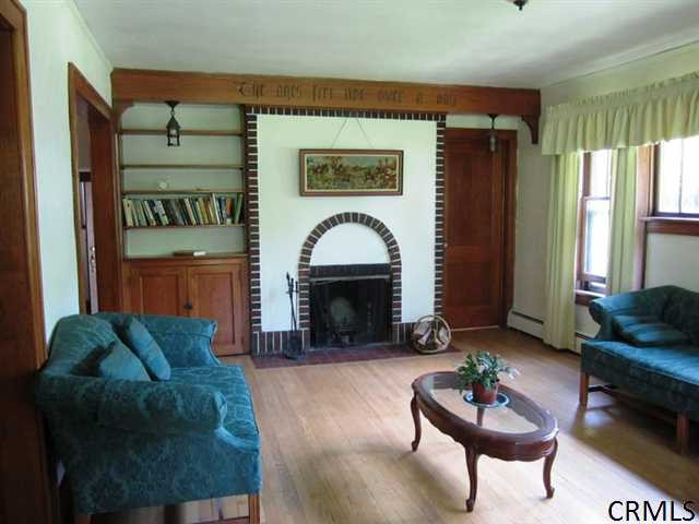 17 Rosa Road Schenectady, NY 12308 - Photo 4 of 15 Photo 4