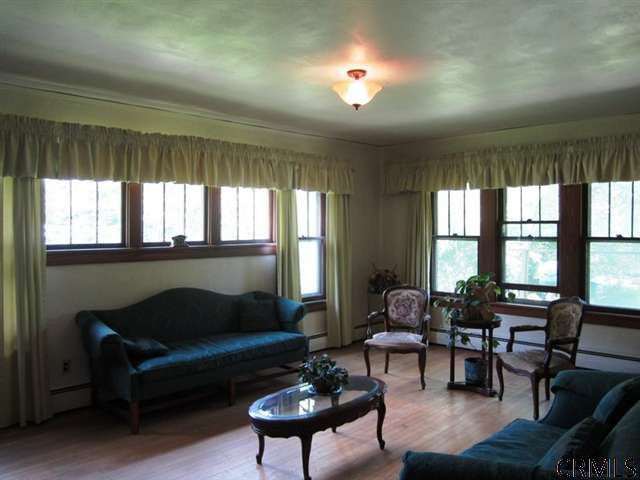 17 Rosa Road Schenectady, NY 12308 - Photo 5 of 15 Photo 5