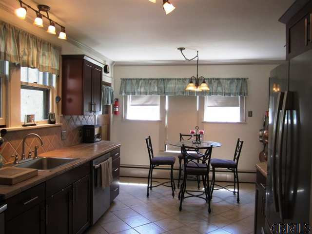 17 Rosa Road Schenectady, NY 12308 - Photo 7 of 15 Photo 7