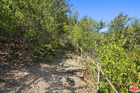 $1,199,000 | 860 Old Topanga Canyon Road, Topanga, CA 90290