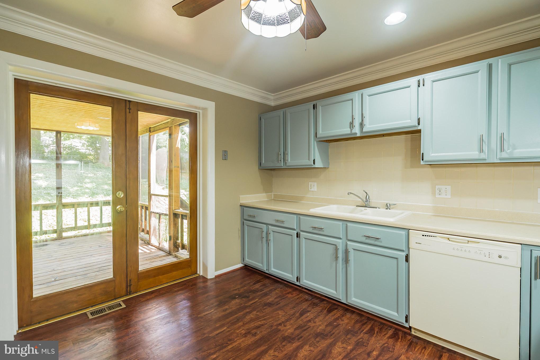 7904 Slidell Lane Springfield, VA 22151 - Photo 11 of 30 Kitchen
