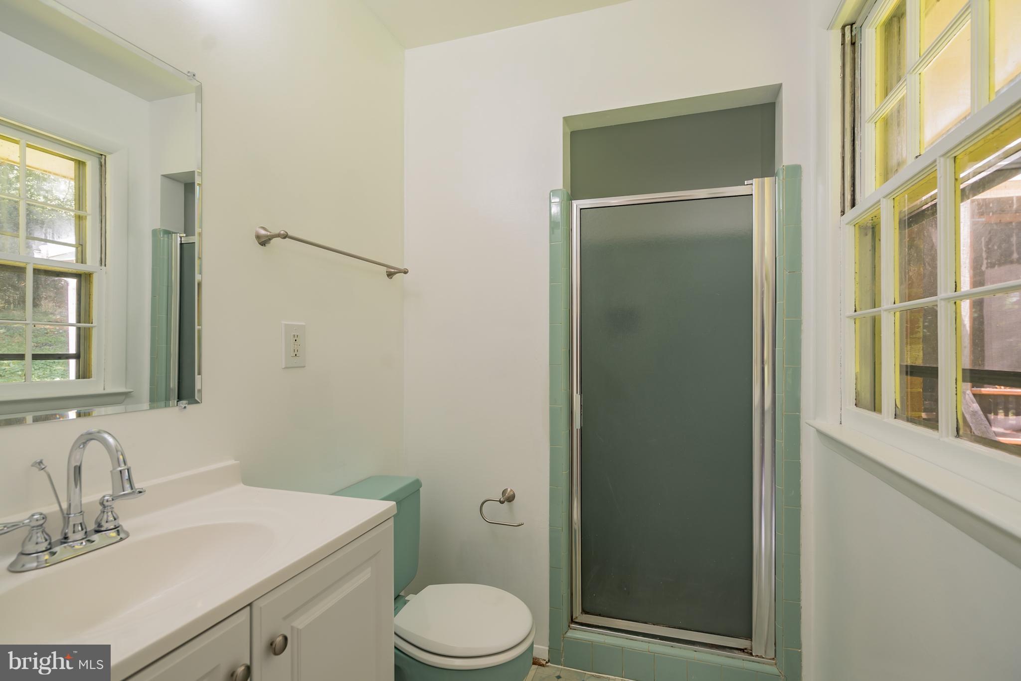 7904 Slidell Lane Springfield, VA 22151 - Photo 16 of 30 Bath