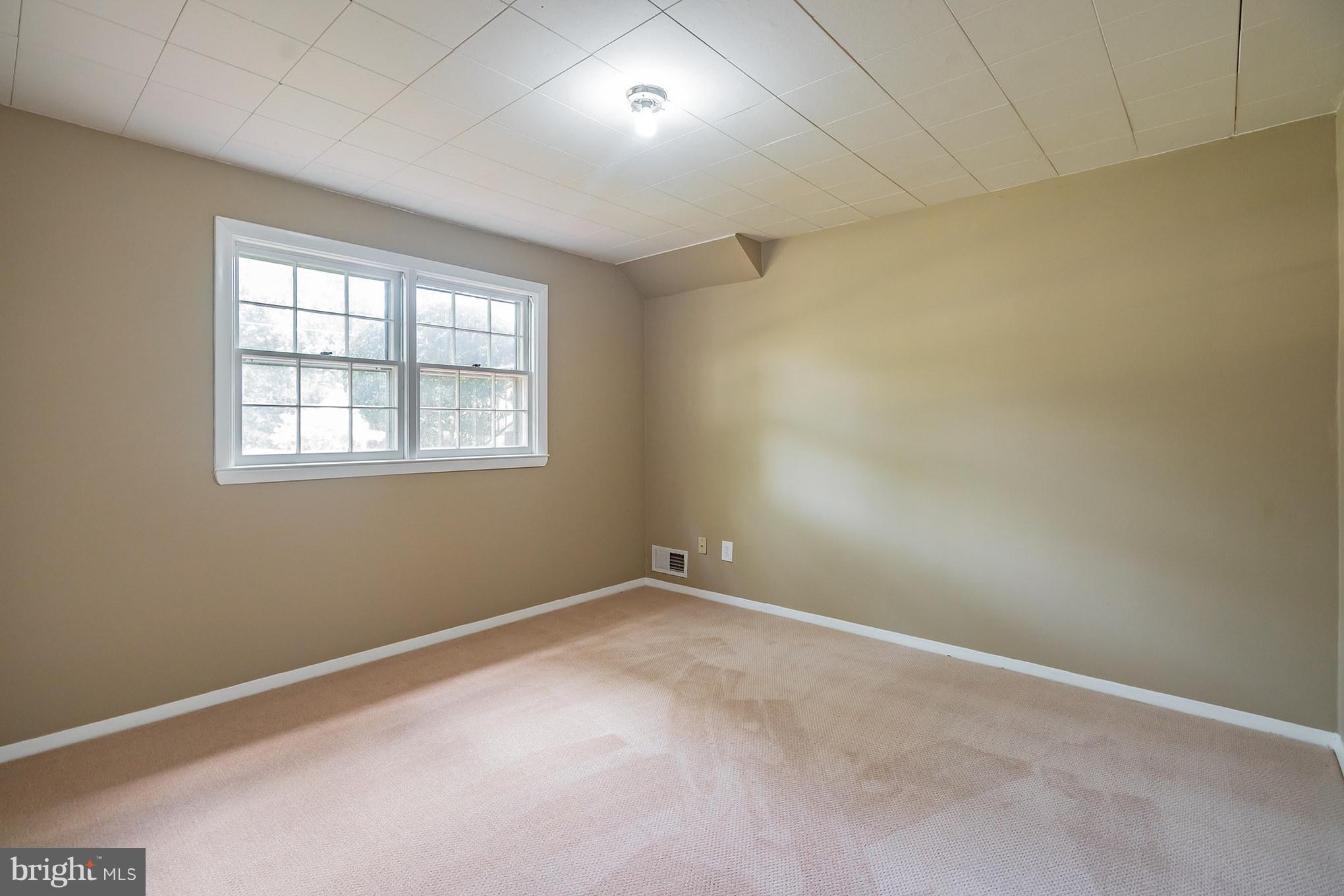 7904 Slidell Lane Springfield, VA 22151 - Photo 20 of 30 Bedroom