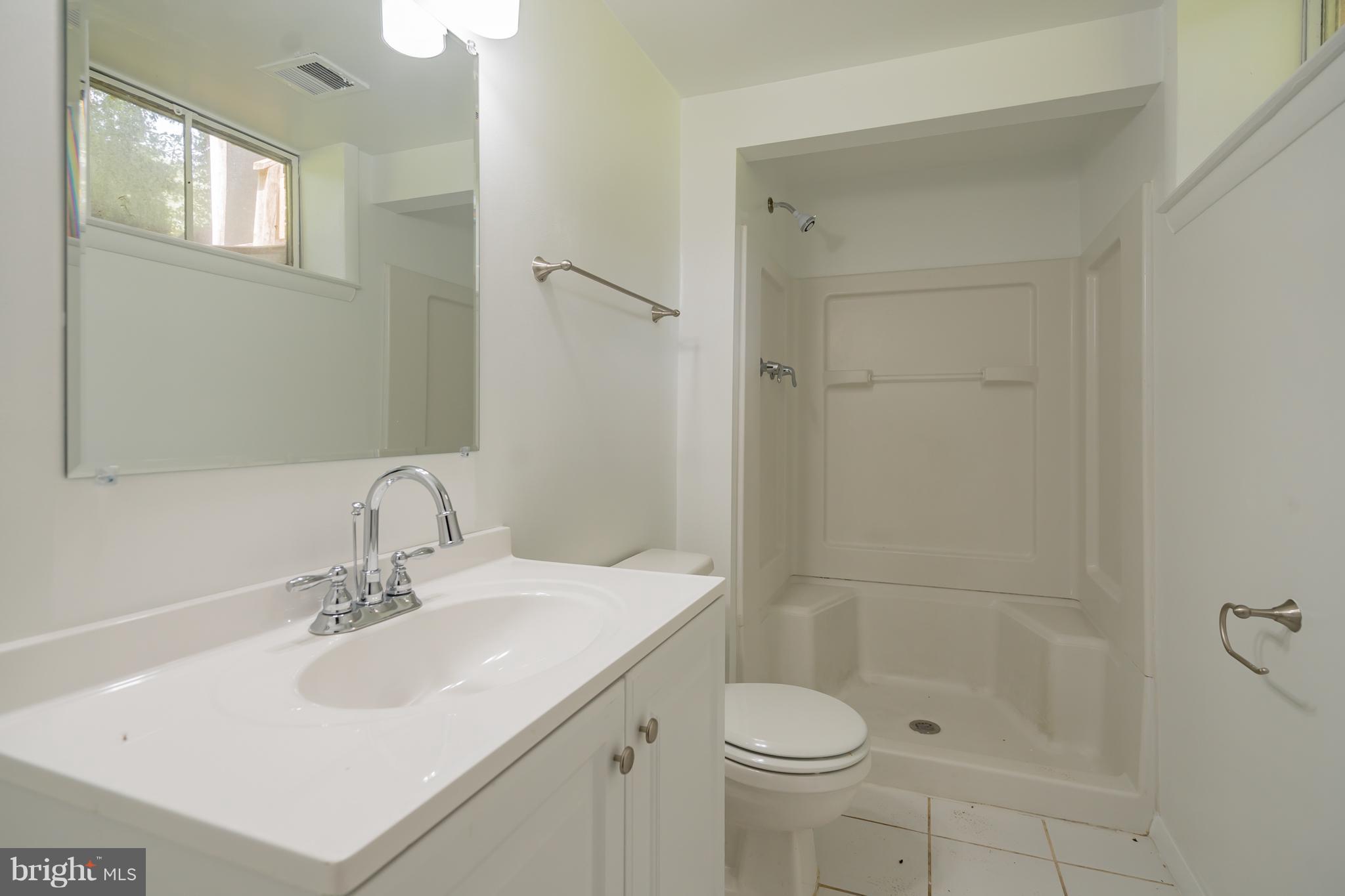 7904 Slidell Lane Springfield, VA 22151 - Photo 24 of 30 Bath