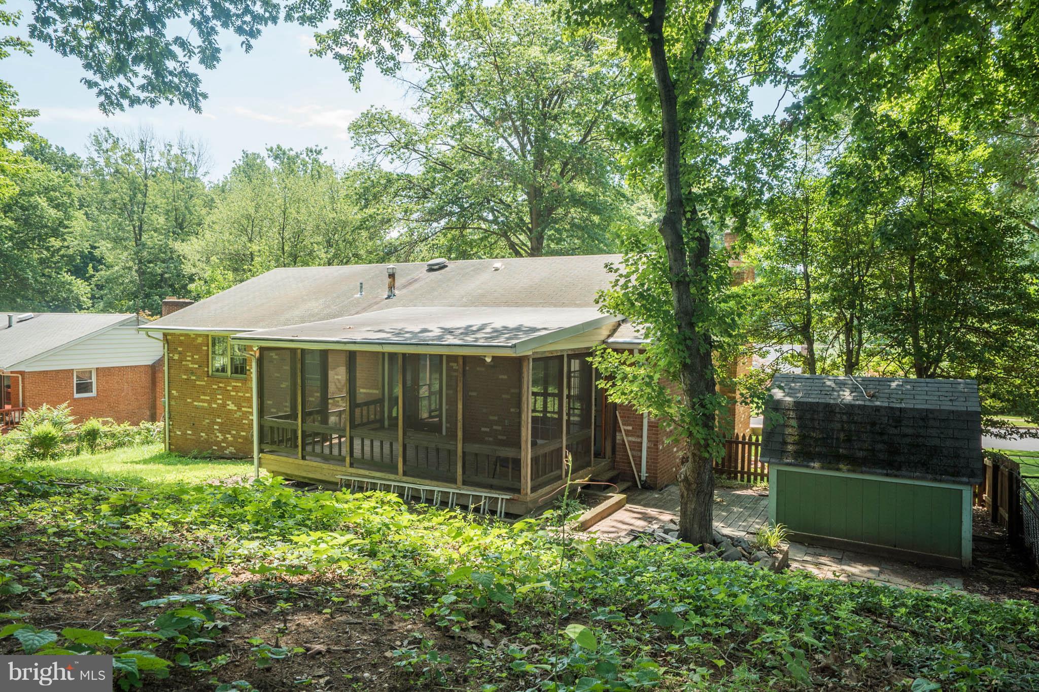 7904 Slidell Lane Springfield, VA 22151 - Photo 28 of 30 Exterior (Rear)