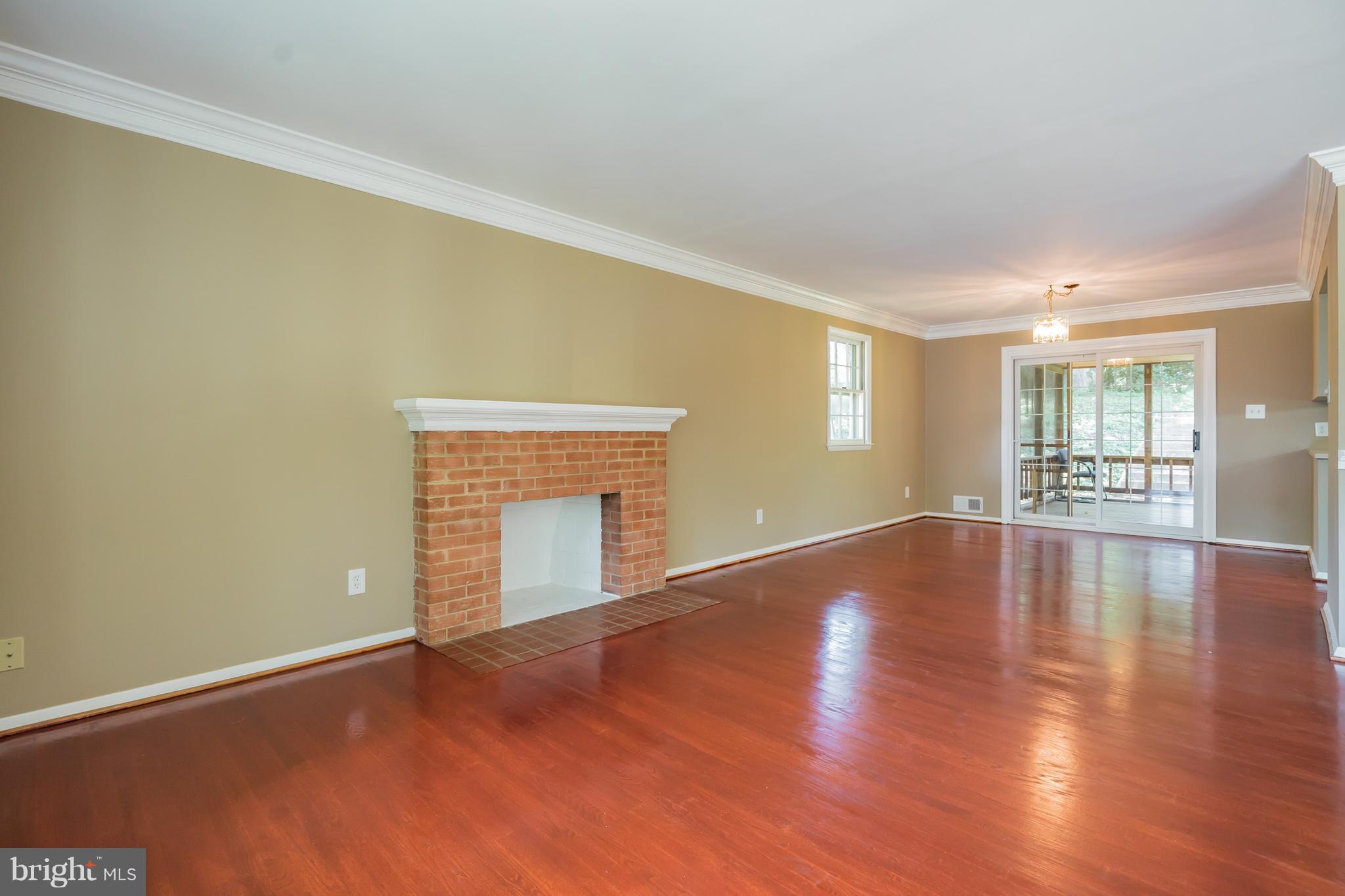 7904 Slidell Lane Springfield, VA 22151 - Photo 6 of 30 Living Room