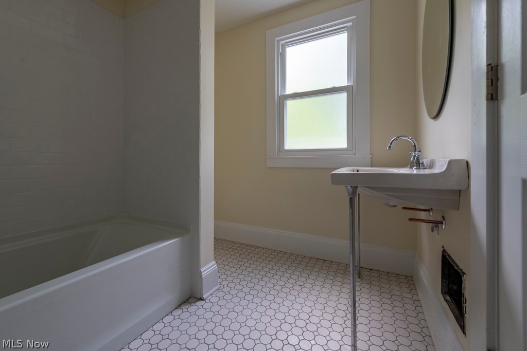 1048 Elbon Road Cleveland, OH 44121 - Photo 23 of 32