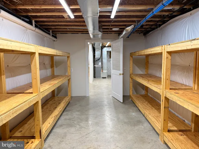 $4,000 | 217 West Market Street, Leesburg, VA 20176