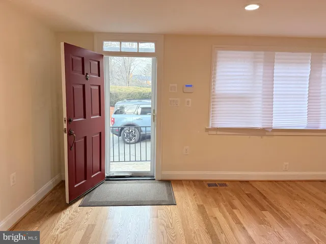 $4,000 | 217 West Market Street, Leesburg, VA 20176