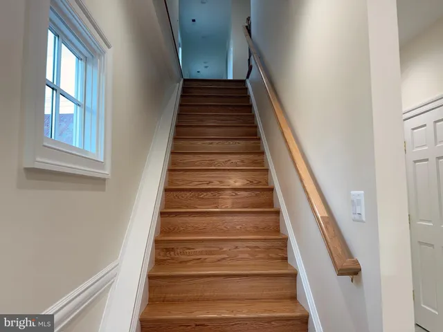 $4,000 | 217 West Market Street, Leesburg, VA 20176