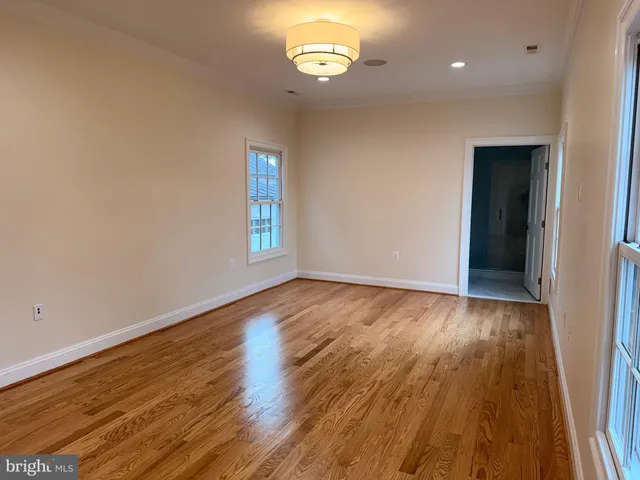 $4,000 | 217 West Market Street, Leesburg, VA 20176