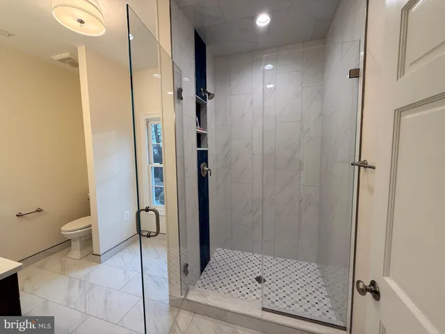 $4,000 | 217 West Market Street, Leesburg, VA 20176