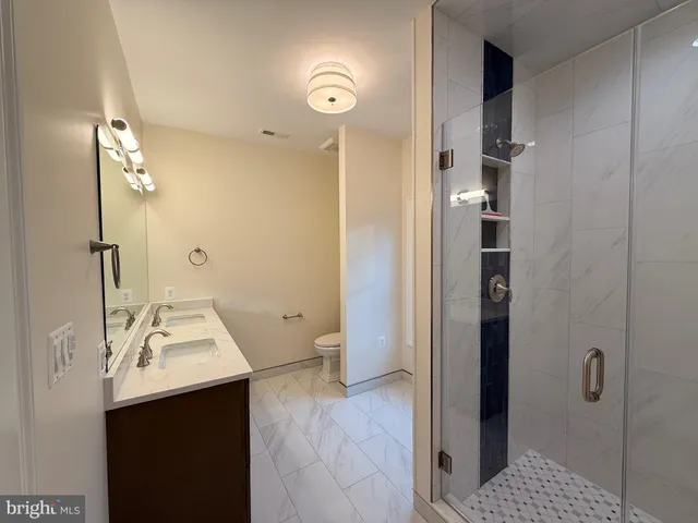 $4,000 | 217 West Market Street, Leesburg, VA 20176