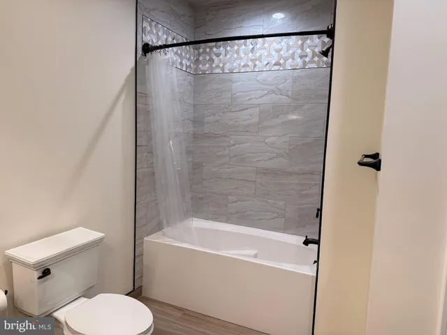 $4,000 | 217 West Market Street, Leesburg, VA 20176