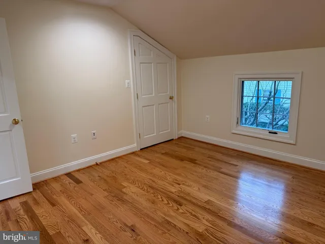 $4,000 | 217 West Market Street, Leesburg, VA 20176