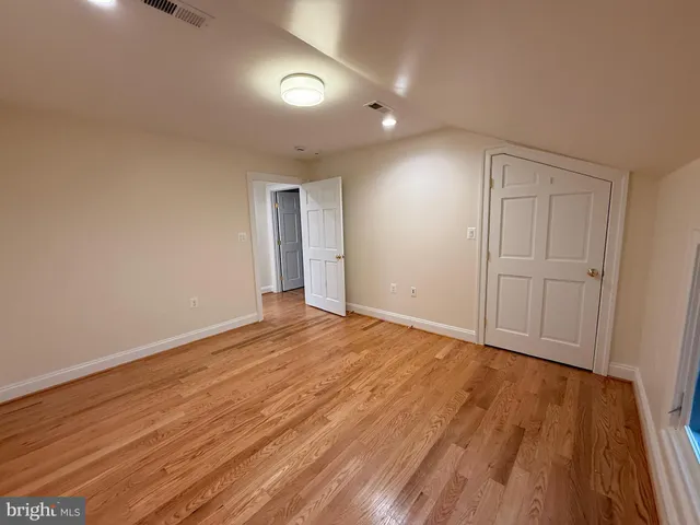 $4,000 | 217 West Market Street, Leesburg, VA 20176