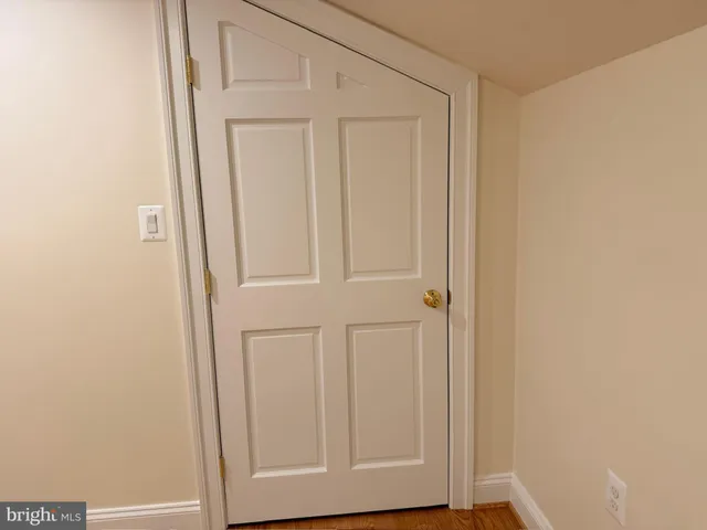 $4,000 | 217 West Market Street, Leesburg, VA 20176