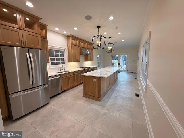 $4,000 | 217 West Market Street, Leesburg, VA 20176