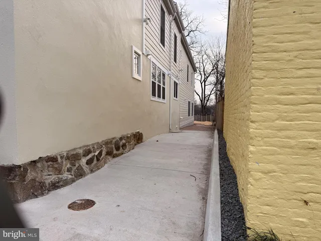 $4,000 | 217 West Market Street, Leesburg, VA 20176