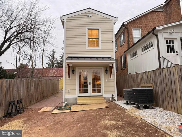 $4,000 | 217 West Market Street, Leesburg, VA 20176