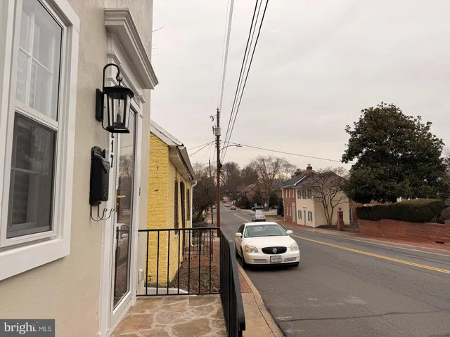 $4,000 | 217 West Market Street, Leesburg, VA 20176