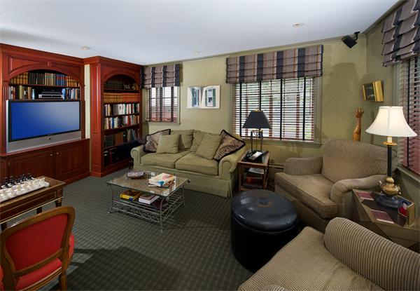 458 Chestnut Street Newton, MA 02468 - Photo 7 of 17 a living room with furniture and a window