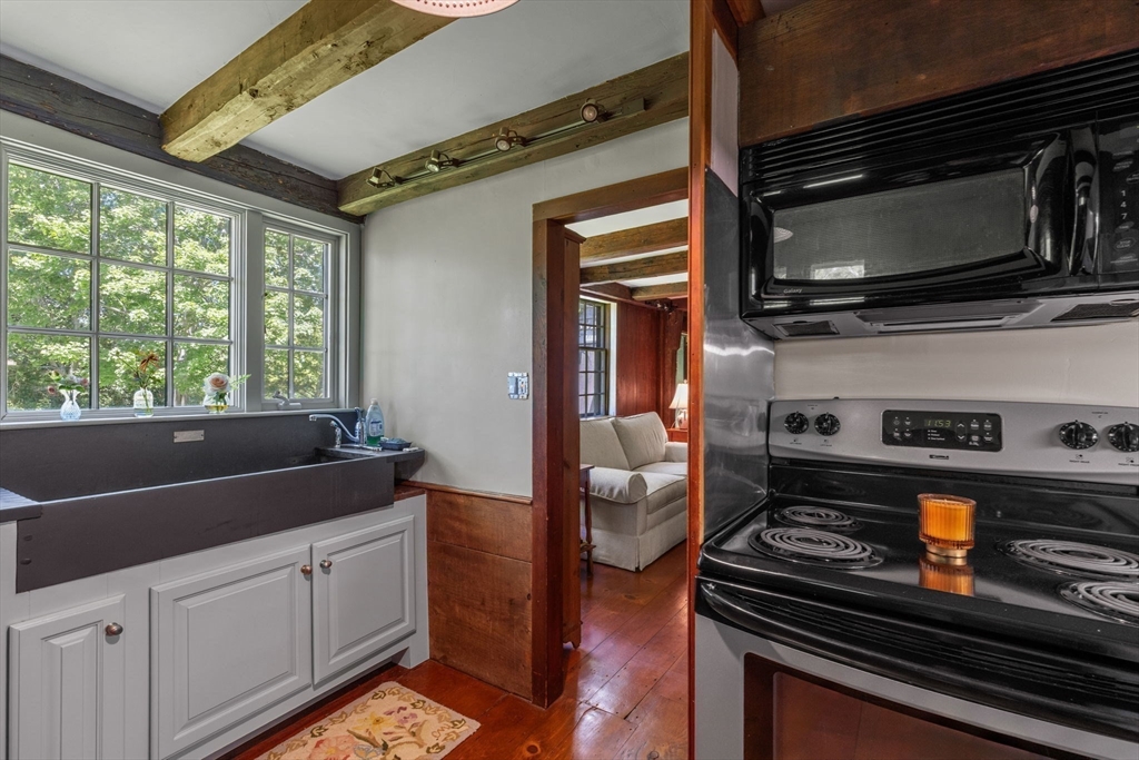 417 Commerce Road Barnstable, MA 02630 - Photo 10 of 36