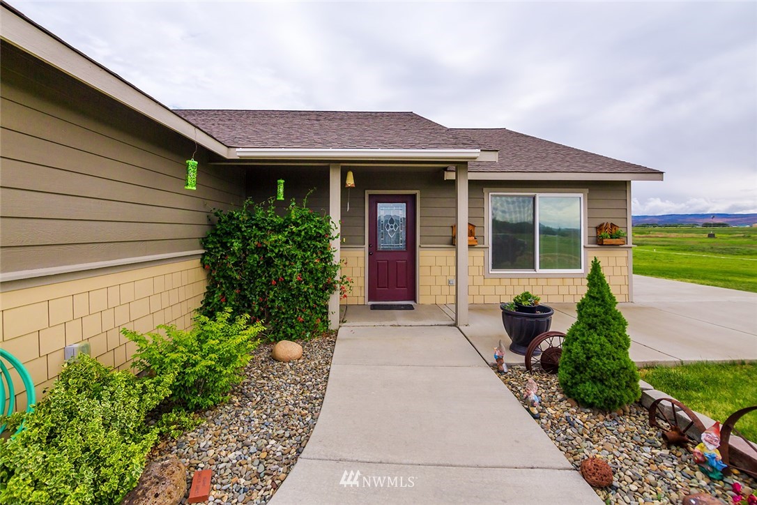 2176 Fairview Road Ellensburg, WA 98926 - Photo 1 of 19 Gallery Image 1