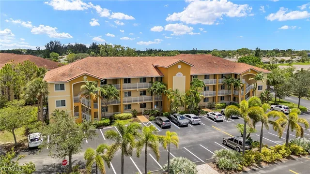 $2,200 | 10030 Maddox Lane, Unit 206, Bonita Springs, FL 34135