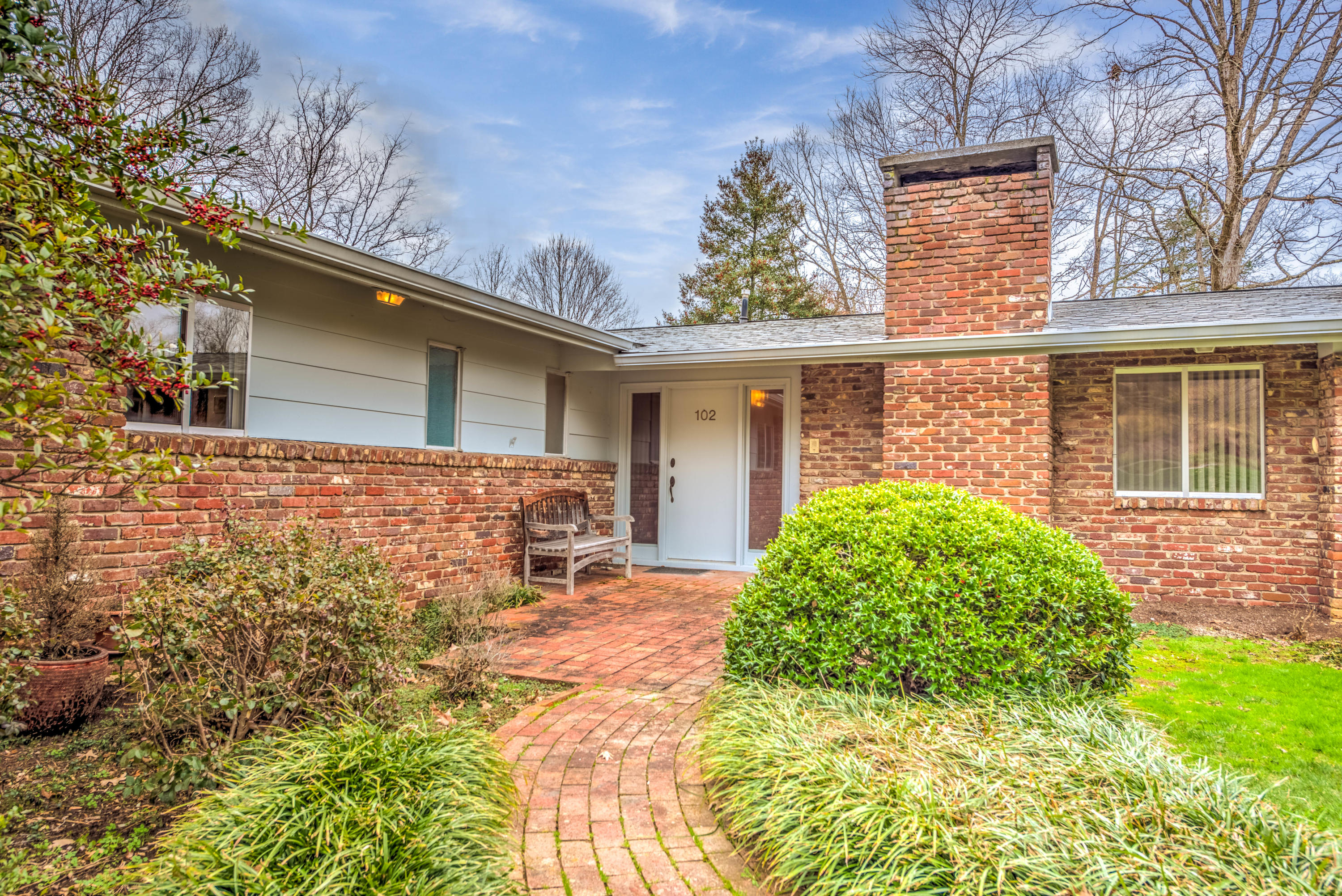 102 Burgess Lane Oak Ridge, TN 37830 - Photo 1 of 35 102 Burgess