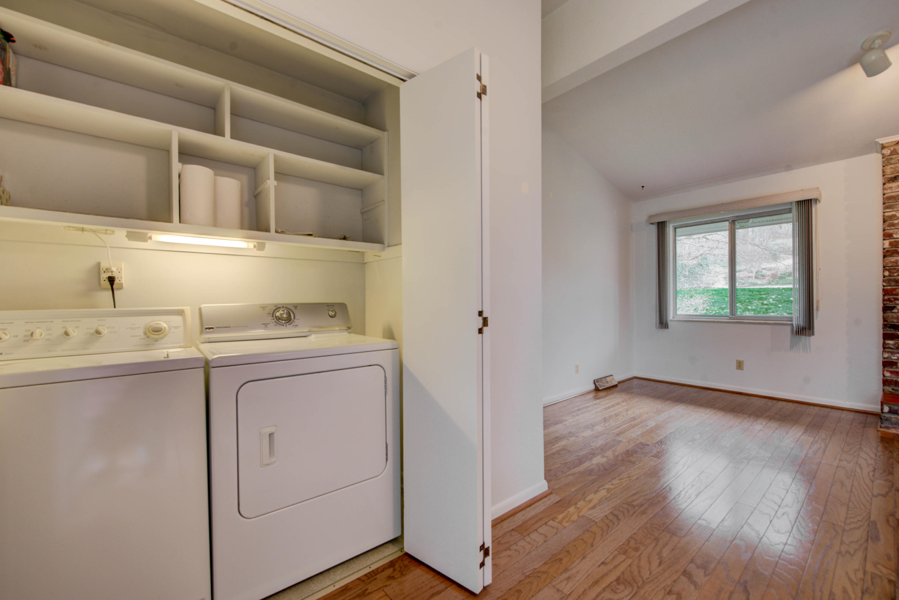 102 Burgess Lane Oak Ridge, TN 37830 - Photo 13 of 35 W/D in den