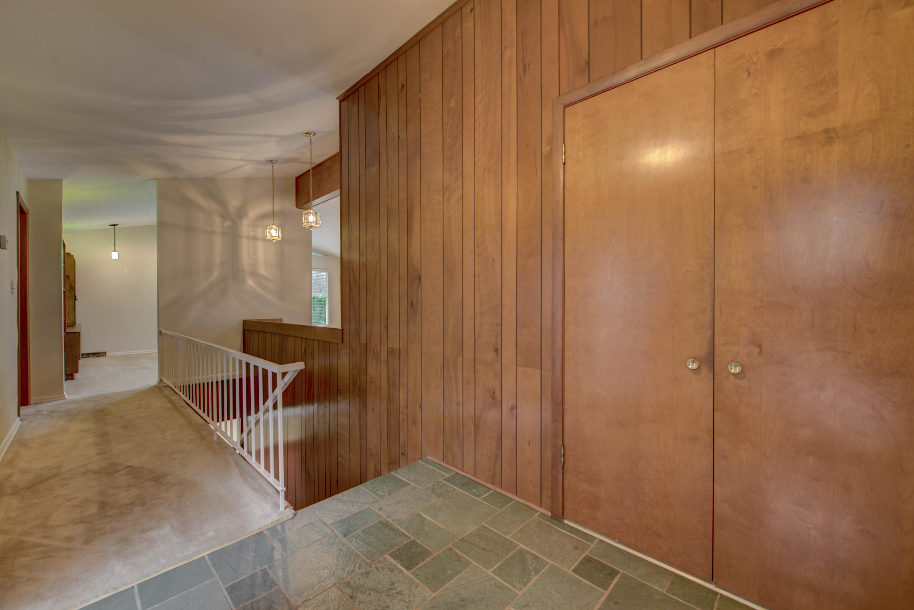 102 Burgess Lane Oak Ridge, TN 37830 - Photo 3 of 35 Entryway